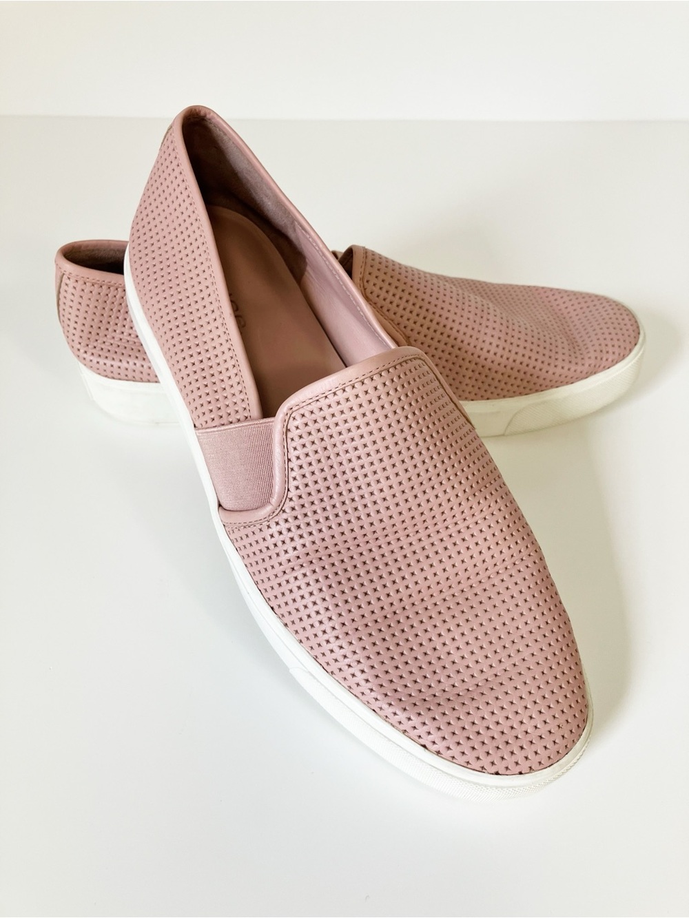 Vince | Pink Blair Slip On Sneakers 9.5 Basic Casual Girly Minimalist Preppy